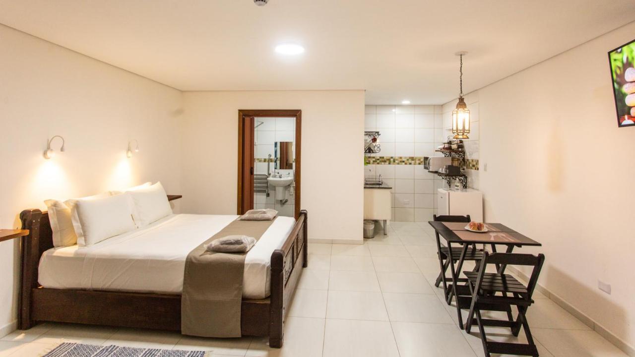 Hotel Chalet Monet - Granja Vianna Cotia  Exterior photo